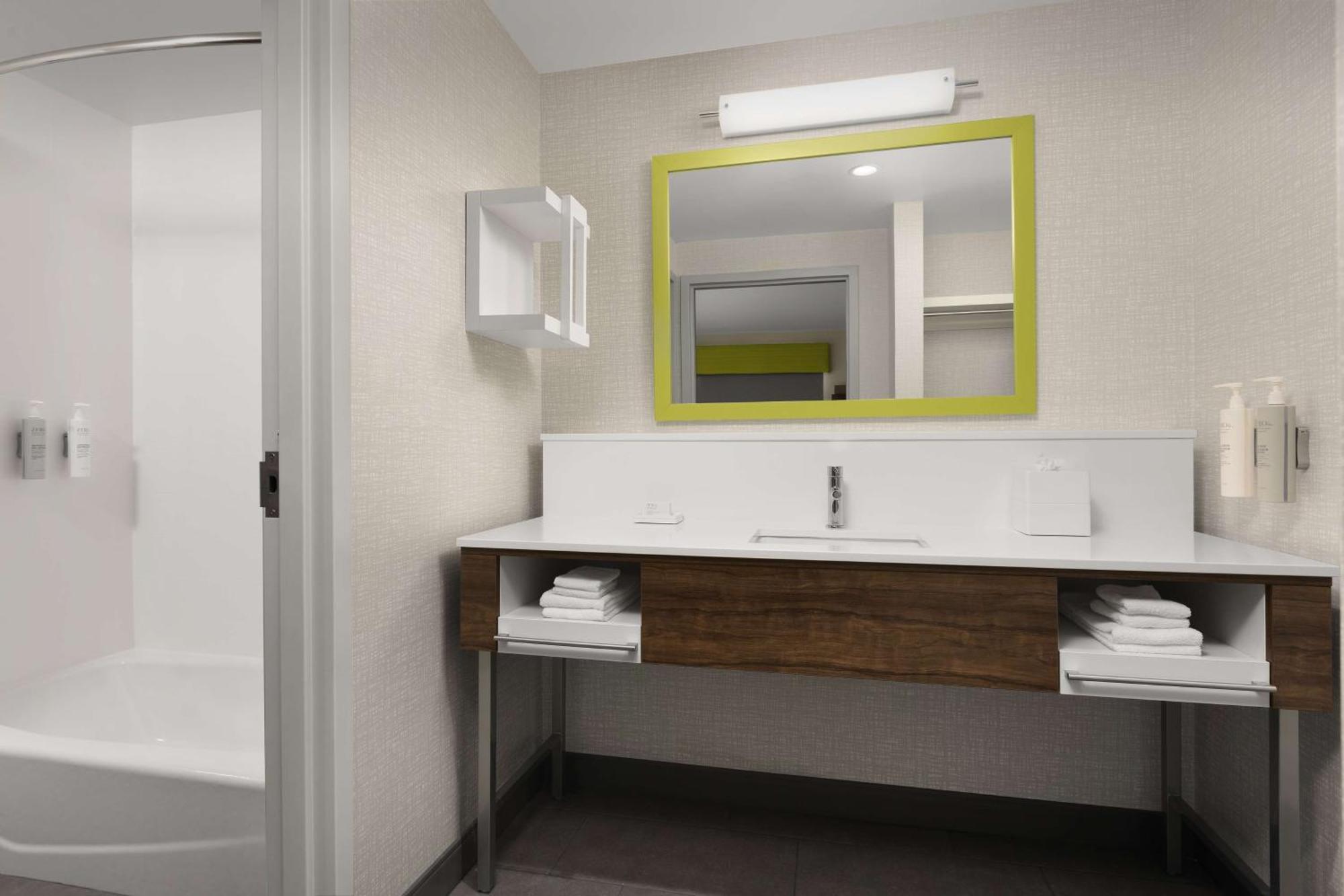 Hampton Inn & Suites Durham University Medical Center ภายนอก รูปภาพ